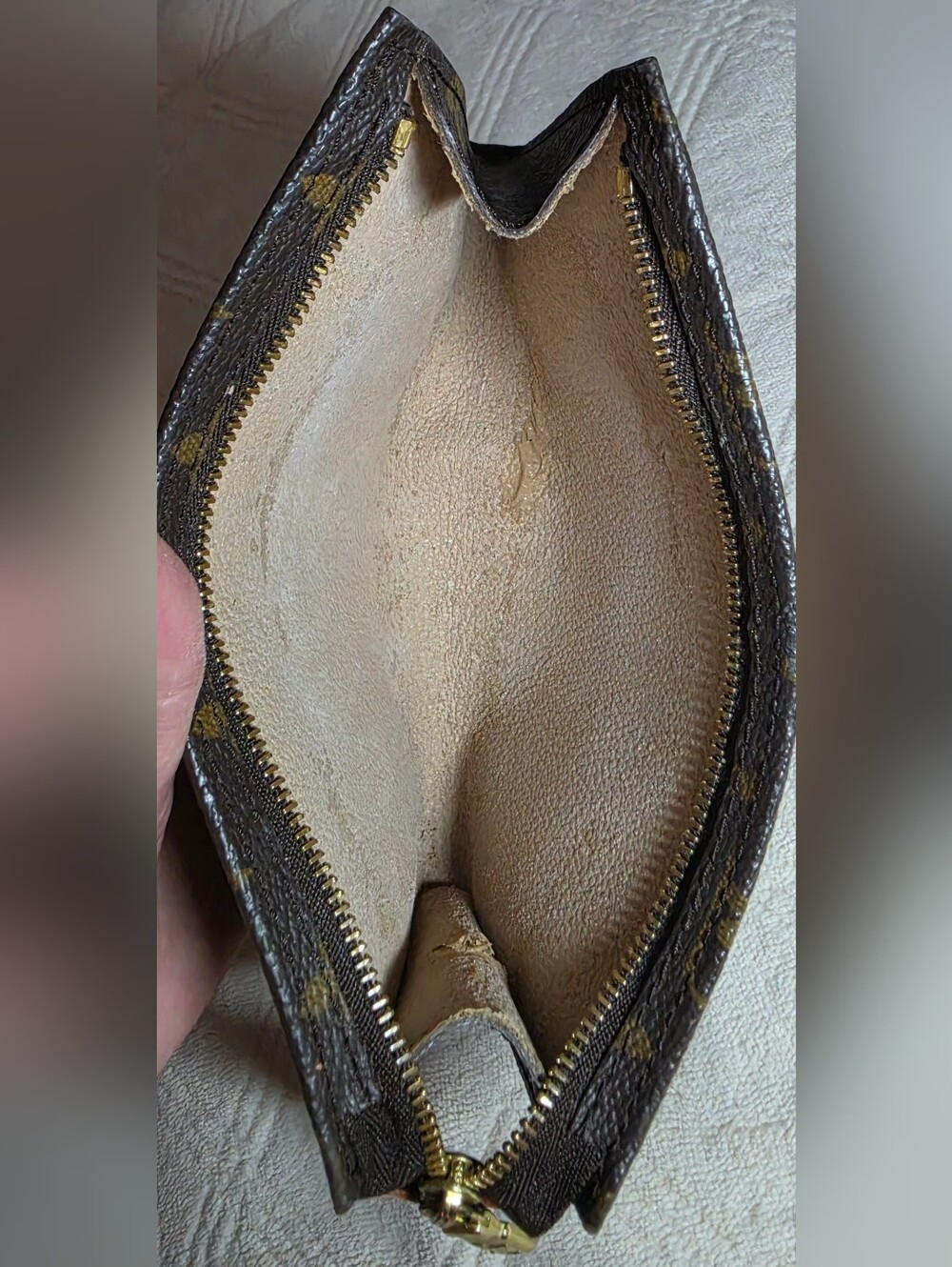 Auth Louis Vuitton Monogram Pouch - Picture 15 of 15
